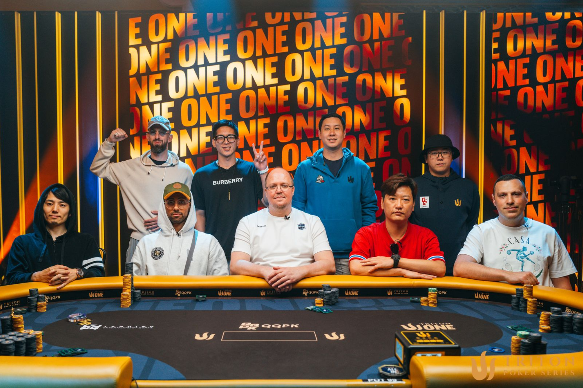 Mesa final do Evento #8 (US$ 8.000 Triton ONE Main Event)