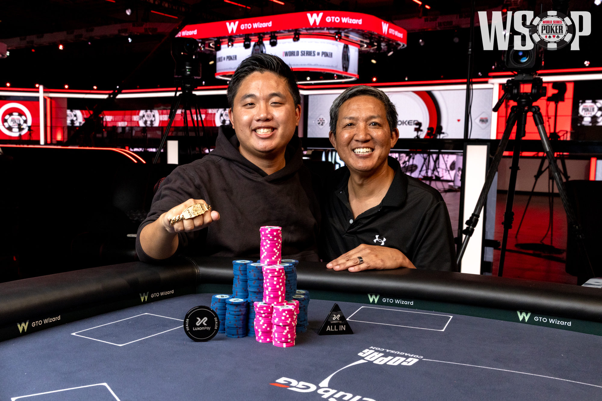 Brayden Lou e o pai WSOP26_Travis Ball