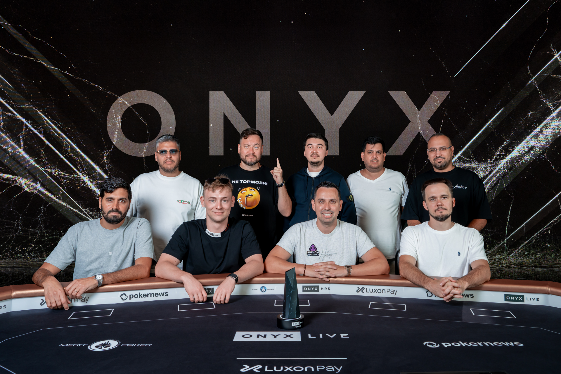 Mesa final do US$ 10.400 Premiere Onyx HRS